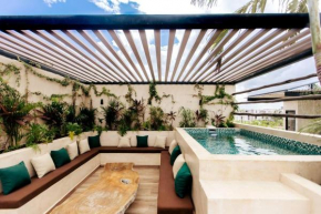 Luxury 2 Floor Penthouse with Private Terrace & Pool